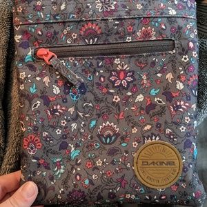 Dakine cross body purse